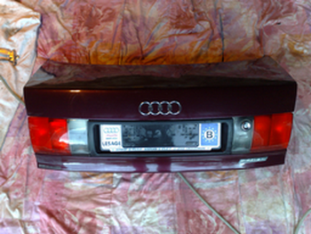 capot arriere Audi 80 V6.png