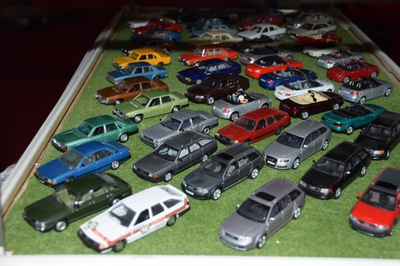miniatures 40 ans years audi 100 typ43 ciney (3)